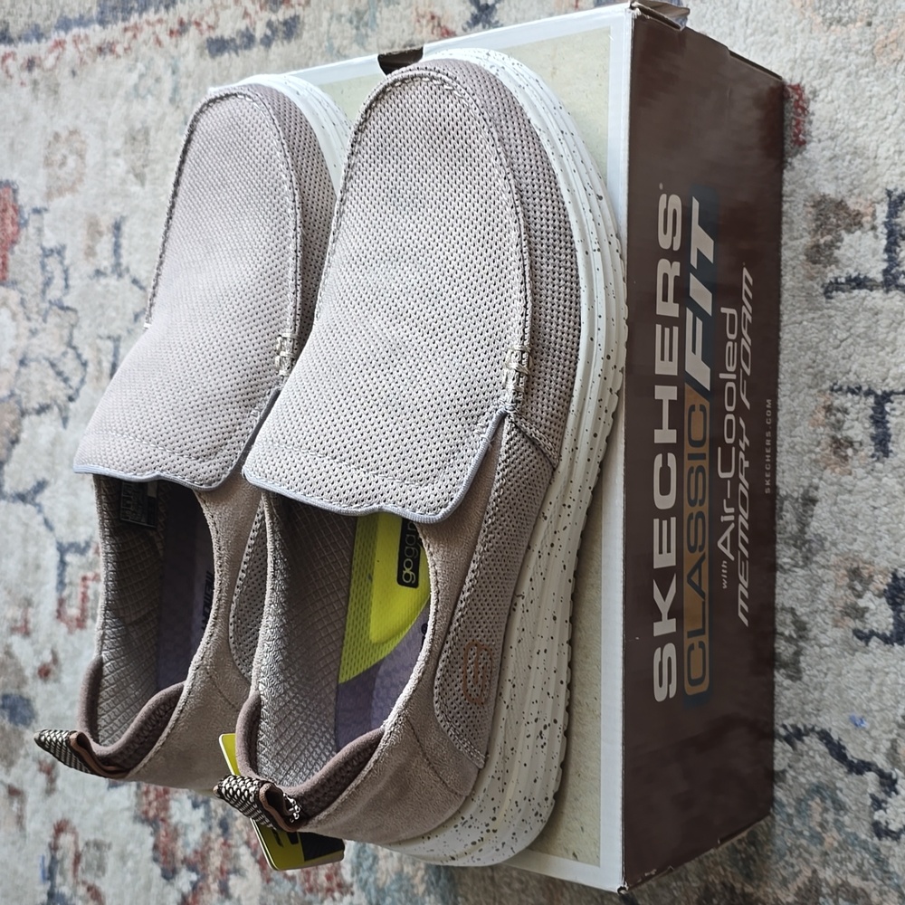 SKECHERS MEN'S TAUPE CLASSIC FIT SHOES WITH AIR-COOLED MEMORY FOAM SIZE 9.5.